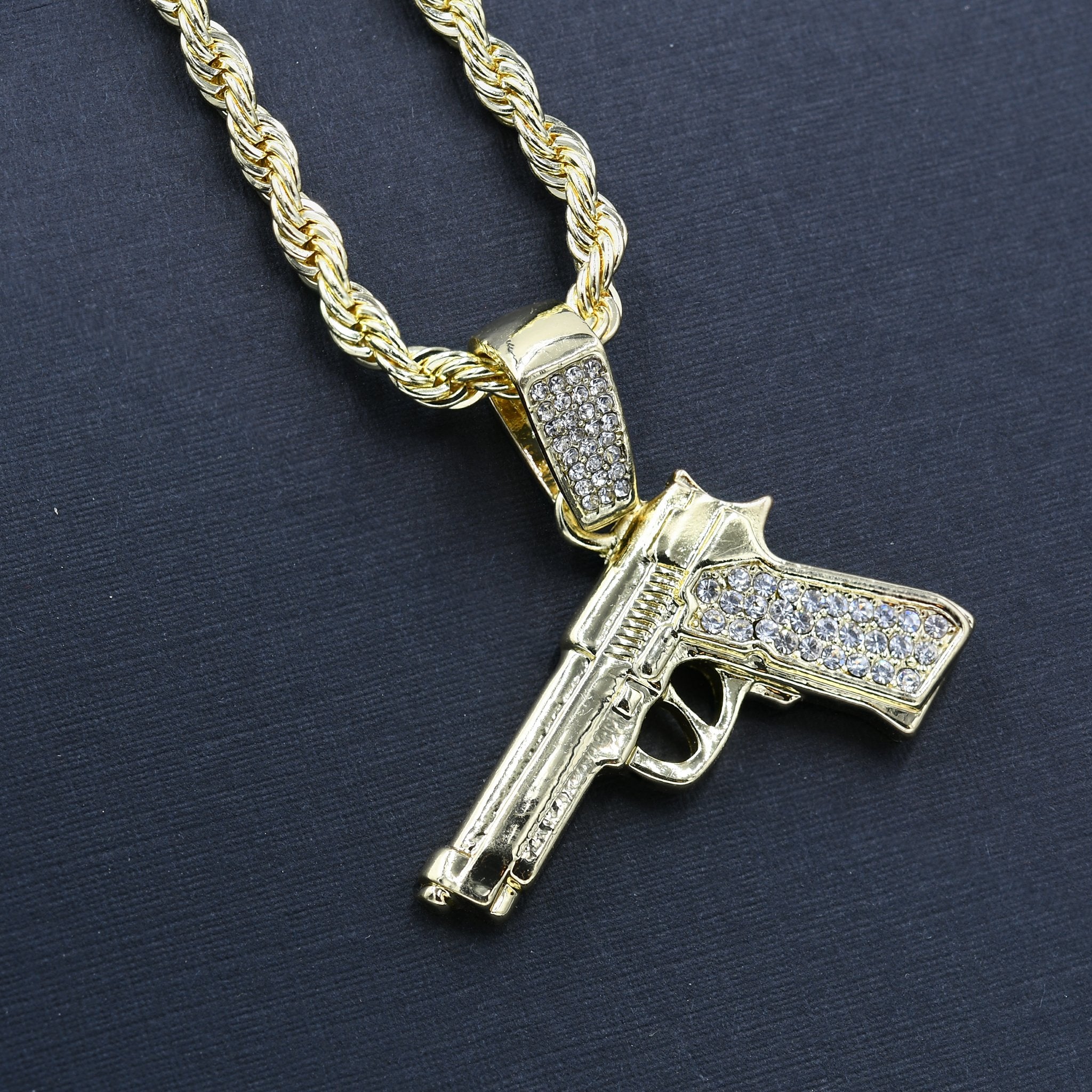 GUN CHAIN AND CHARM - D911112