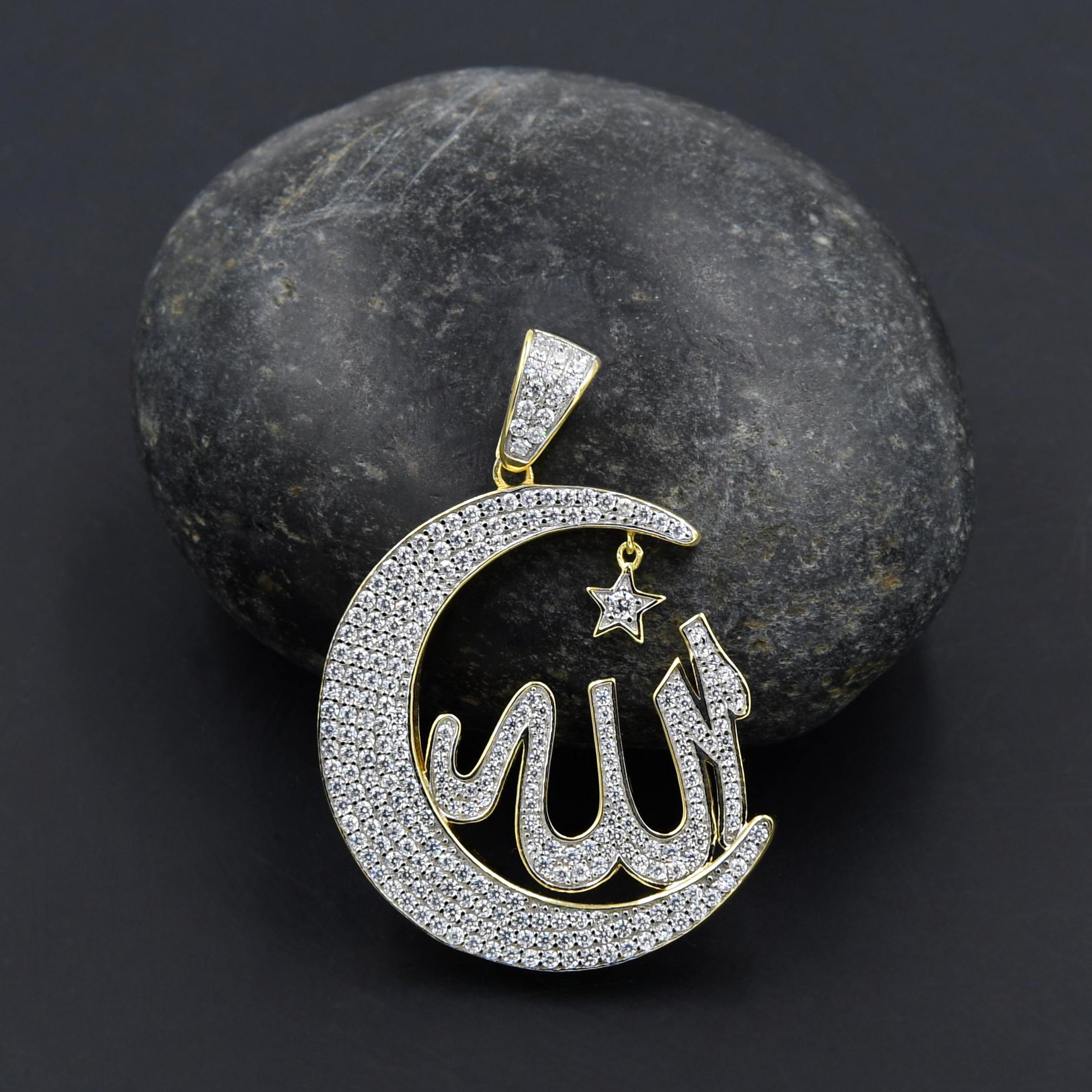 SACRED PENDANT | 9211632