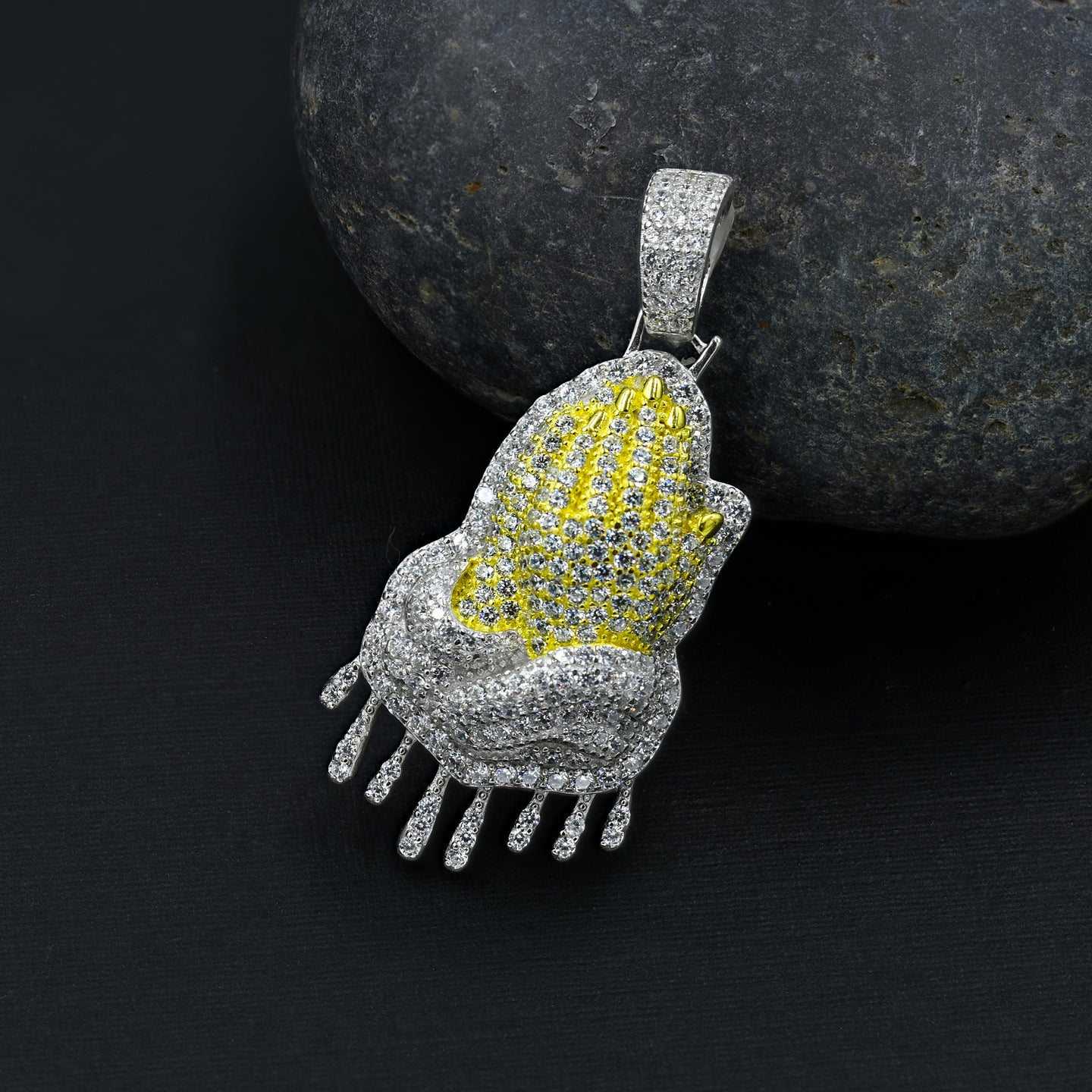 Pray 925 Pendant with CZ Stone  | 9210152